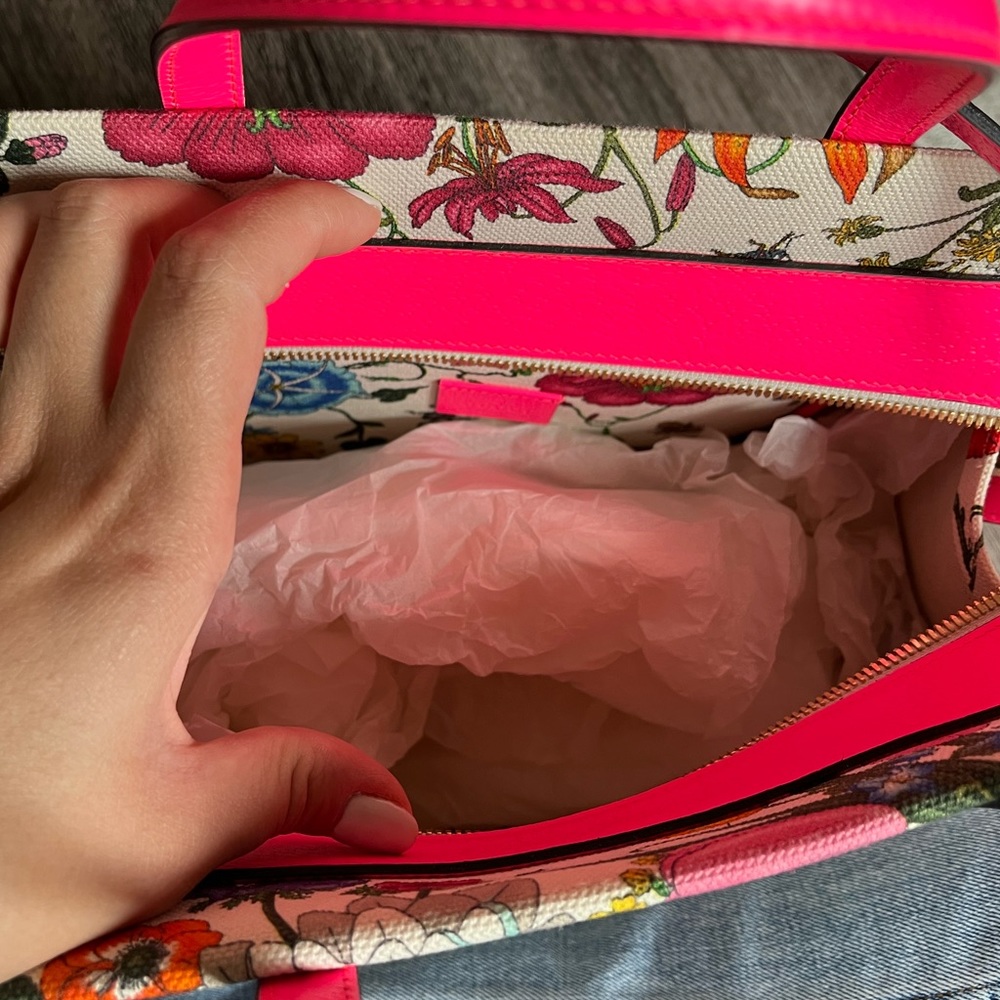 Gucci Floral Handbag - Picture 5 of 10
